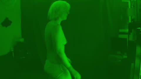 Snapshot of thehungmantis chatting on 02.13.25 thehungmantis online show from 02.13.25