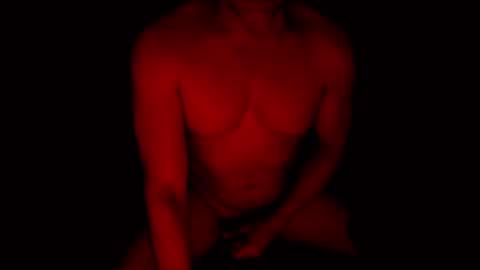 Snapshot of thehungmantis chatting on 10.13.25 thehungmantis online show from 10.13.25