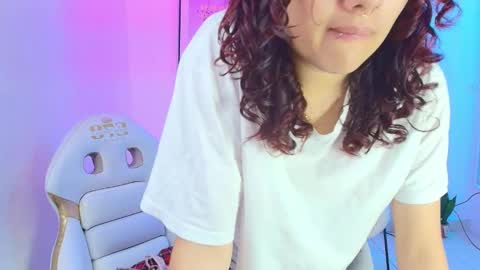 Snapshot of theia_moon_ chatting on 01.06.25 Theia  online show from 01.06.25