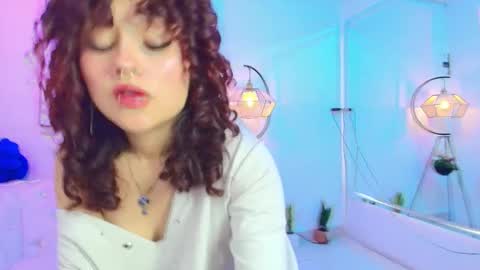 Snapshot of theia_moon_ chatting on 01.11.25 Theia  online show from 01.11.25