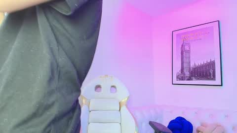 Snapshot of theia_moon_ chatting on 01.13.25 Theia  online show from 01.13.25