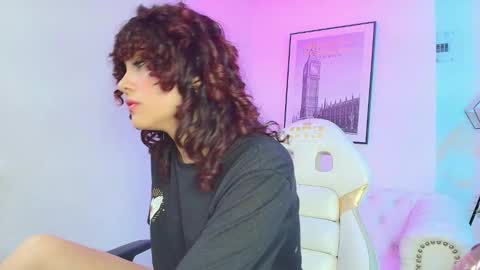 Snapshot of theia_moon_ chatting on 01.13.25 Theia  online show from 01.13.25