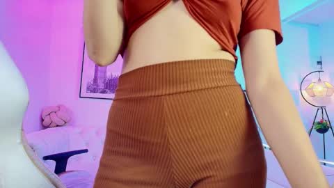 Snapshot of theia_moon_ chatting on 01.18.25 Theia  online show from 01.18.25
