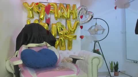 Snapshot of theia_moon_ chatting on 02.17.25 Theia  online show from 02.17.25