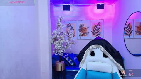 Snapshot of theia_moon_ chatting on 10.20.25 Theia  online show from 10.20.25