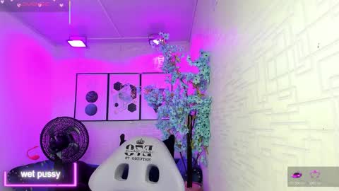 Theia  online show from 11.04.25