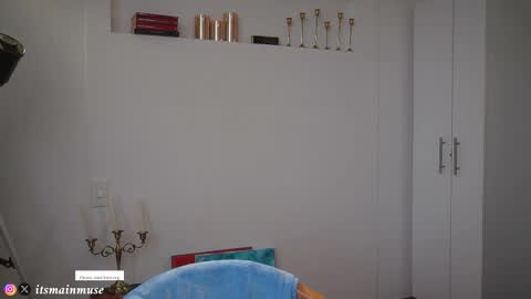 Iris online show from 12.04.25