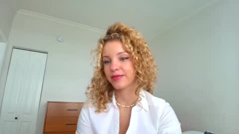Lily Marie online show from 02.20.25
