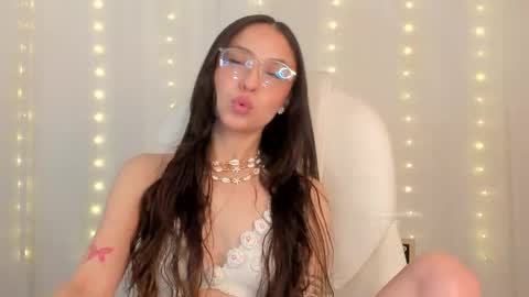 Snapshot of thekatemess_ chatting on 06.05.26 Katie. Kate is the name I go by. online show from 06.05.26