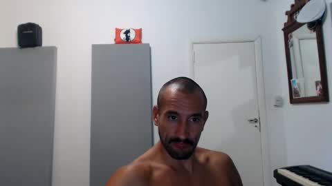 Snapshot of thekingofpains chatting on 01.20.25 KINGOFPAINS online show from 01.20.25