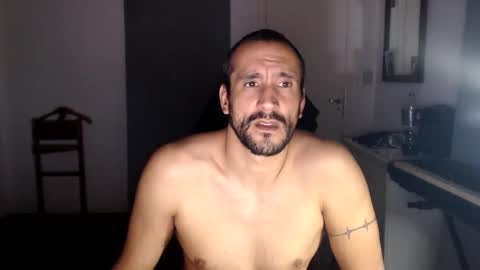 Snapshot of thekingofpains chatting on 09.10.25 KINGOFPAINS online show from 09.10.25