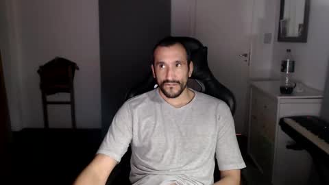 Snapshot of thekingofpains chatting on 09.12.25 KINGOFPAINS online show from 09.12.25