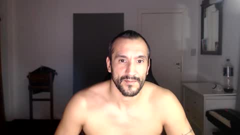 Snapshot of thekingofpains chatting on 09.12.25 KINGOFPAINS online show from 09.12.25