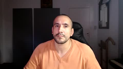 Snapshot of thekingofpains chatting on 10.21.25 KINGOFPAINS online show from 10.21.25