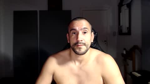 Snapshot of thekingofpains chatting on 10.24.25 KINGOFPAINS online show from 10.24.25