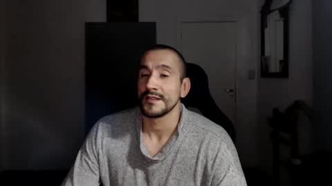 Snapshot of thekingofpains chatting on 10.29.25 KINGOFPAINS online show from 10.29.25