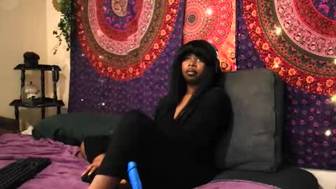 Snapshot of thekrisisingomorrah chatting on 10.24.25 thekrisisingomorrah online show from 10.24.25