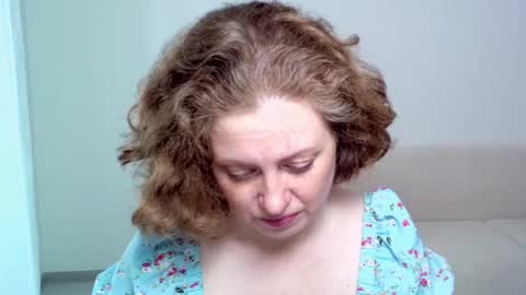 Ella online show from 03.05.25