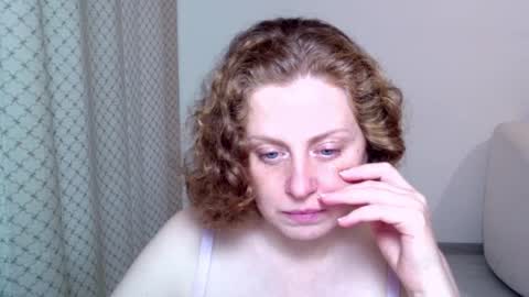 Ella online show from 12.05.25