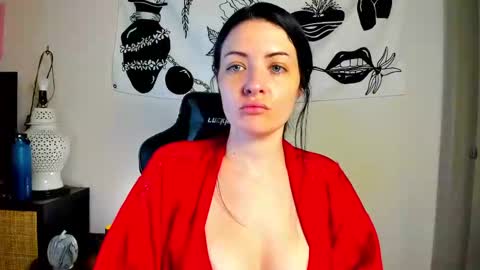 Snapshot of themelrose chatting on 10.24.25 themelrose online show from 10.24.25