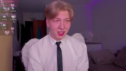 Snapshot of themikesever chatting on 11.11.25 Sever online show from 11.11.25