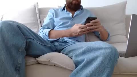 TheMonarchGoat online show from 01.11.26