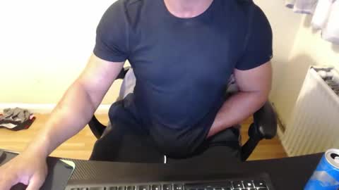 Snapshot of themusclefactory chatting on 10.09.25 TheMuscleFactory online show from 10.09.25