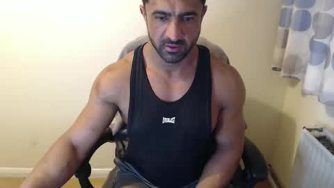 Snapshot of themusclefactory chatting on 10.14.25 TheMuscleFactory online show from 10.14.25