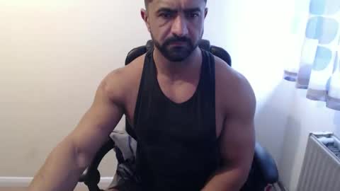 Snapshot of themusclefactory chatting on 10.26.25 TheMuscleFactory online show from 10.26.25