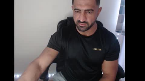 Snapshot of themusclefactory chatting on 11.01.25 TheMuscleFactory online show from 11.01.25