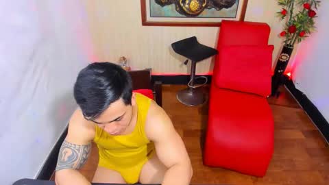 themuscularvenezuelanman online show from 04.04.26