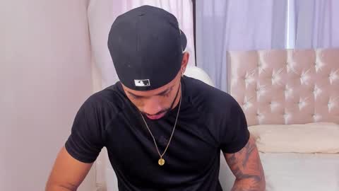 Theo Sky online show from 10.02.25