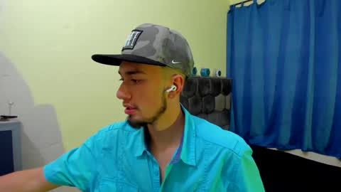 Snapshot of theo_stone04 chatting on 09.23.25 Theo online show from 09.23.25