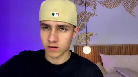 Snapshot of theohawke_ chatting on 12.28.24 THEO- MATEO online show from 12.28.24