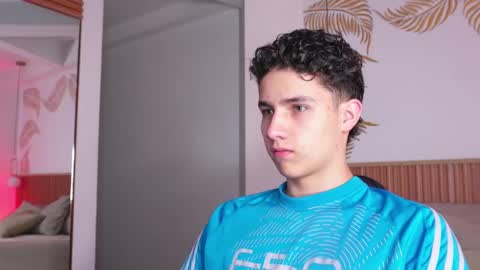 Snapshot of theohawke_ chatting on 02.01.25 THEO- MATEO online show from 02.01.25