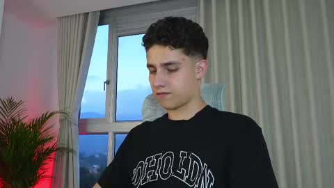 Snapshot of theohawke_ chatting on 02.23.25 THEO- MATEO online show from 02.23.25