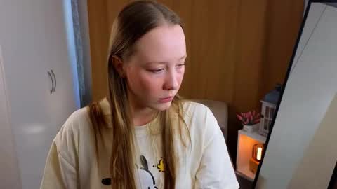 Snapshot of theolaauteri chatting on 09.22.25 Scarlet online show from 09.22.25