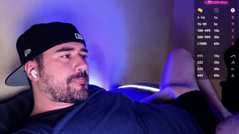 Snapshot of theoravi chatting on 12.12.24 Theo Ravi online show from 12.12.24