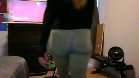 Snapshot of thepeachprincess chatting on 01.11.25 the peach princess  online show from 01.11.25