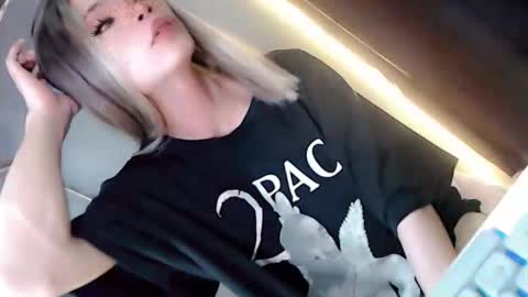 Snapshot of theprecious_pearl chatting on 09.12.25 Precious love online show from 09.12.25