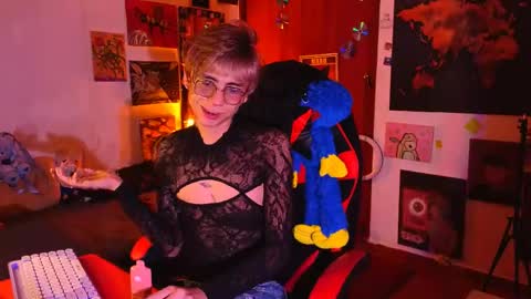 Matt independent model  online show from 04.17.26