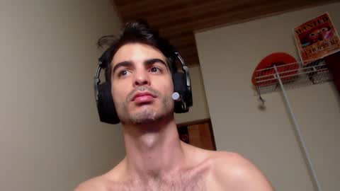 Snapshot of therazhanen chatting on 12.07.24 Santiago Enrique online show from 12.07.24