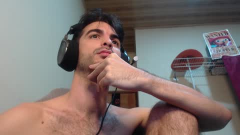 Snapshot of therazhanen chatting on 12.09.24 Santiago Enrique online show from 12.09.24