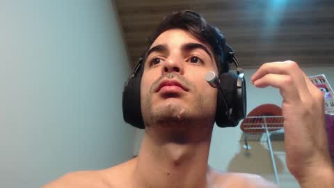 Snapshot of therazhanen chatting on 12.16.24 Santiago Enrique online show from 12.16.24