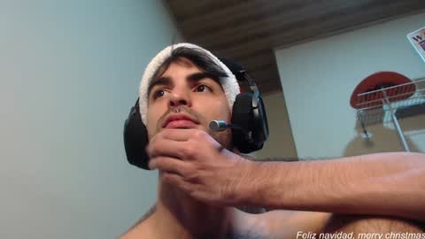 Snapshot of therazhanen chatting on 12.29.24 Santiago Enrique online show from 12.29.24