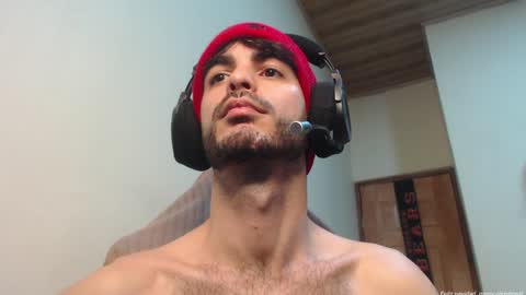 Snapshot of therazhanen chatting on 01.04.25 Santiago Enrique online show from 01.04.25