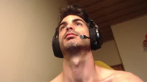 Snapshot of therazhanen chatting on 01.16.25 Santiago Enrique online show from 01.16.25