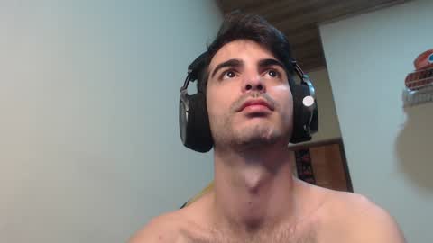 Snapshot of therazhanen chatting on 01.17.25 Santiago Enrique online show from 01.17.25