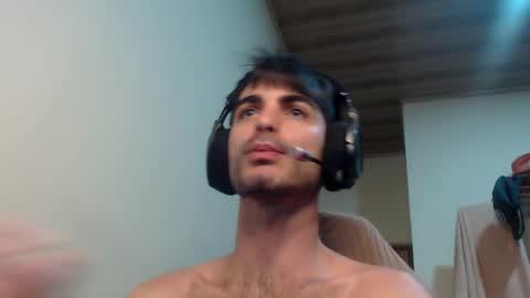 Snapshot of therazhanen chatting on 02.10.25 Santiago Enrique online show from 02.10.25