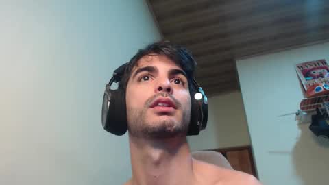 Snapshot of therazhanen chatting on 02.19.25 Santiago Enrique online show from 02.19.25